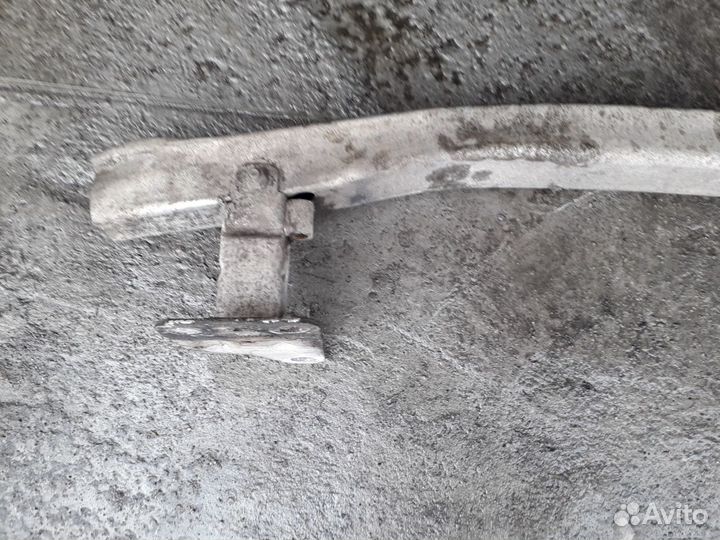 Усилитель переднего бампера Renault Scenic