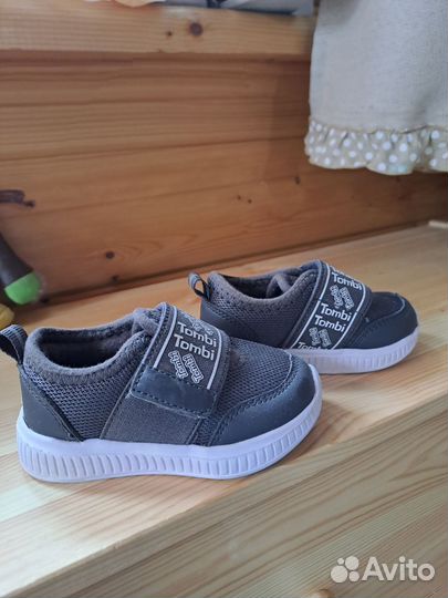 Кроссовки детские Томби