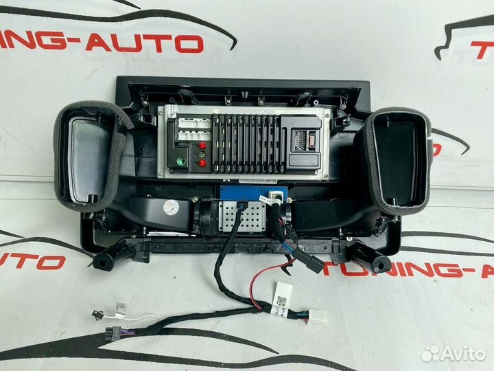 Магнитола андроид на Land Cruiser 200