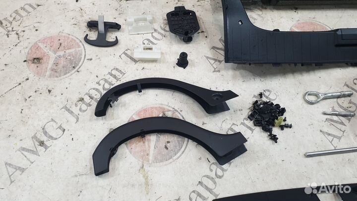 Обшивки багажника Рестайл на Mercedes-Benz W211