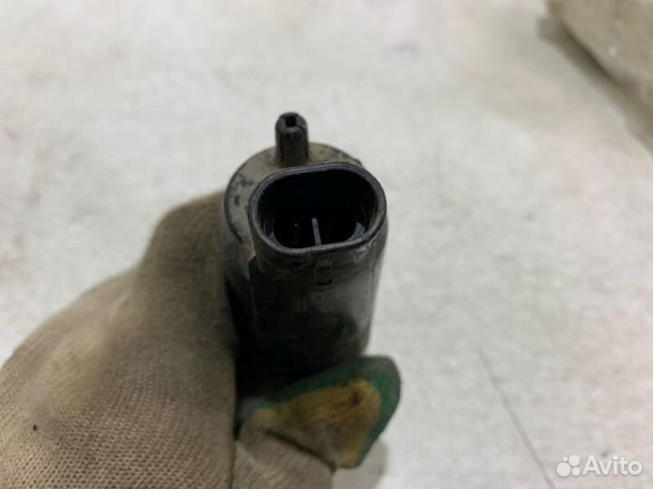 Насос омывателя передний Cadillac Srx 1 2003-2009