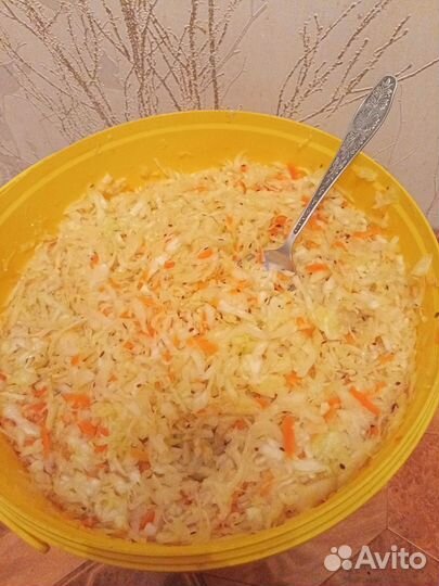 Огурцы,томаты маринованные, чеснок