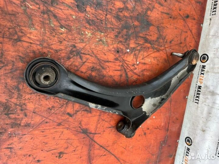 Рычаг перед. прав. Mitsubishi Colt 1.5 2006