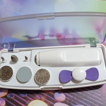 Набор avon для маникюра и педикюра