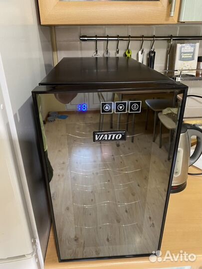 Винный шкаф (мини бар ) Viatto VA-JC23