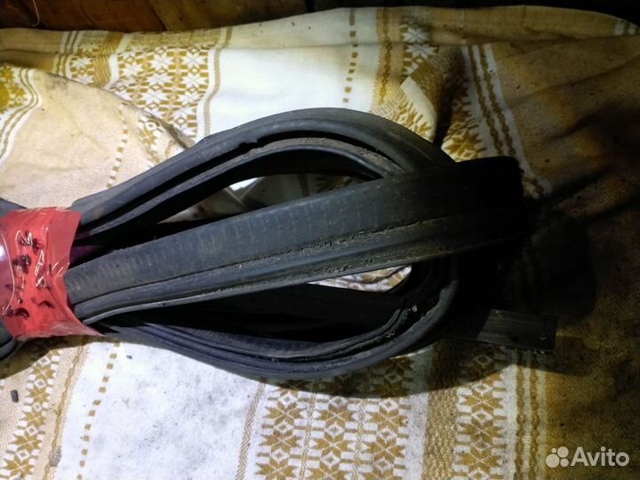 Уплотнитель проема крышки багажника blazer S15