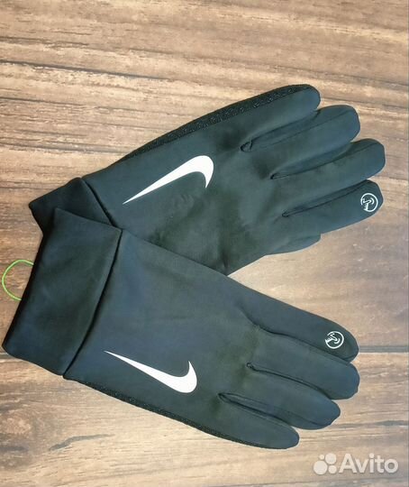 Перчатки Nike