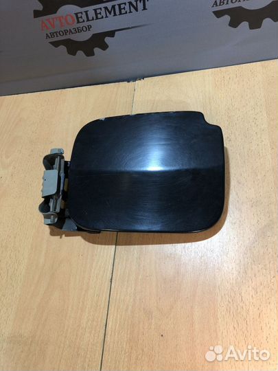 Лючок бензобака Renault Duster I (2010—2015)