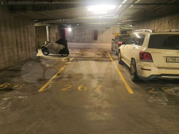 Машиноместо, 13 м²