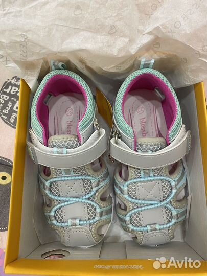 Сандалии для девочки 23 размер новые