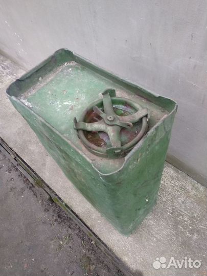 Канистра (ёмкость металлическая) бу