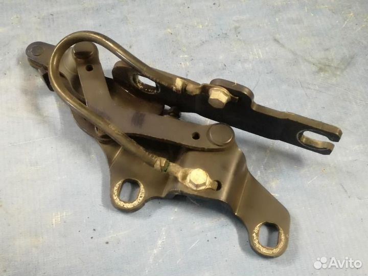 Петля капота левая BMW 3-серия E90/E91