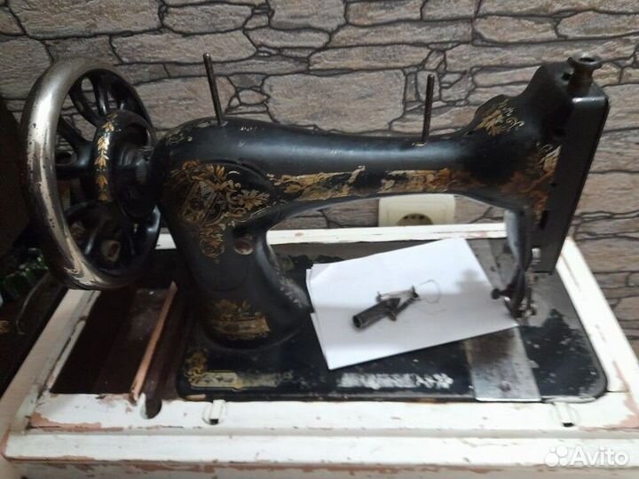Швейная машинка зингер ручная