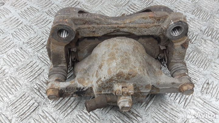 Суппорт передний правый Nissan Qashqai 2 2014