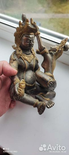 Буддийская статуэтка