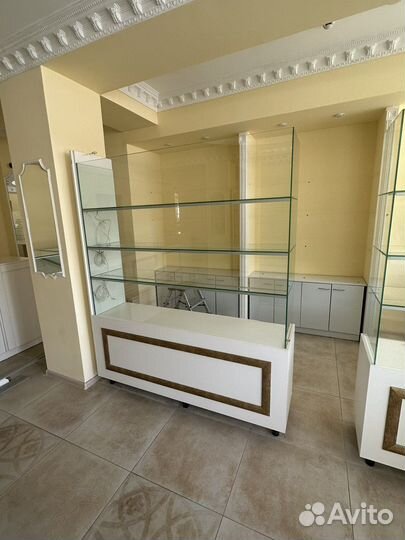 Стекло,витрины,шкафы,тумбы