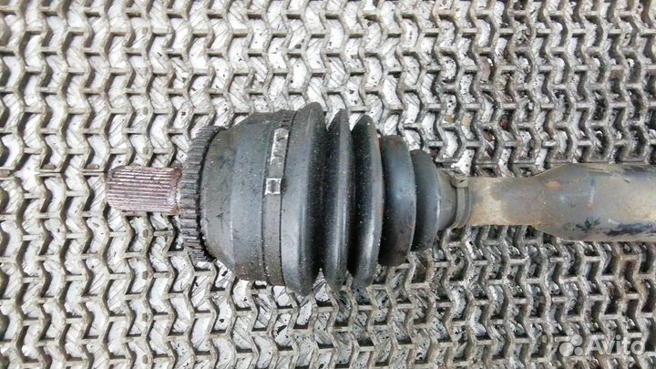 Полуось передняя правая (приводной вал, шрус)