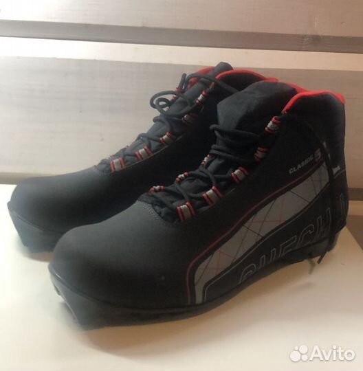 Лыжные ботинки