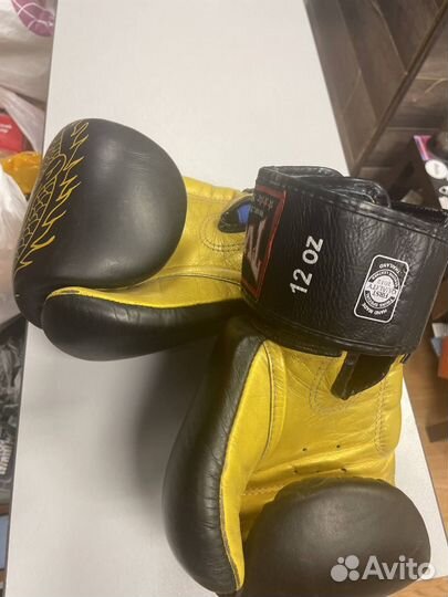 Боксерские перчатки twins 12 Оригинальные