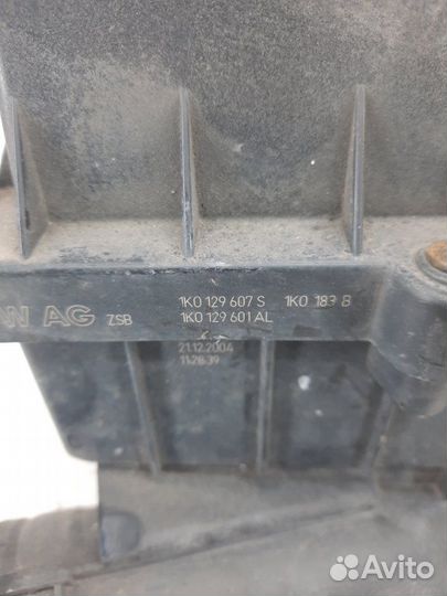 Корпус воздушного фильтра Volkswagen Golf хэтчбэк