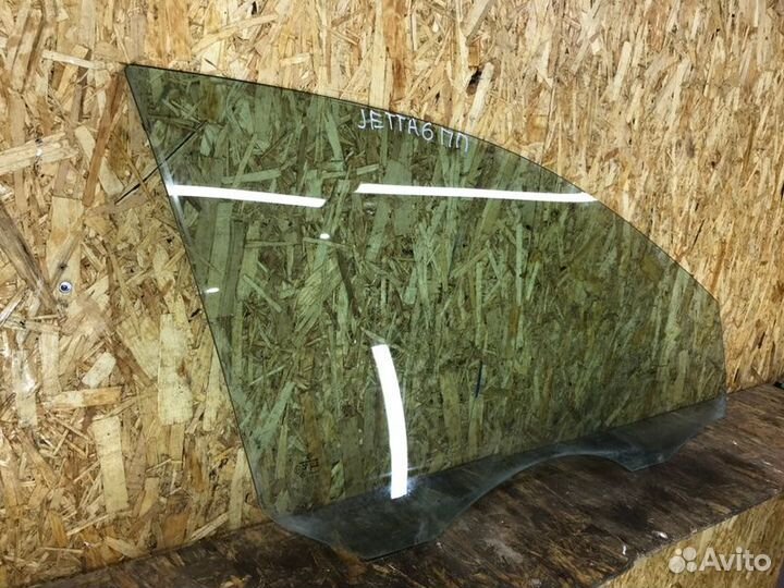 Стекло двери переднее правое Volkswagen Jetta 6