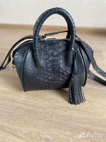 Сумка новая из гиганской кожи питона