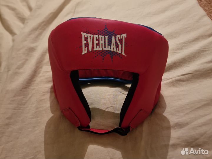 Боксерские перчатки и шлем детские