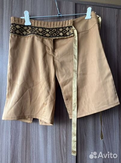 Шорты, расшитые бисером