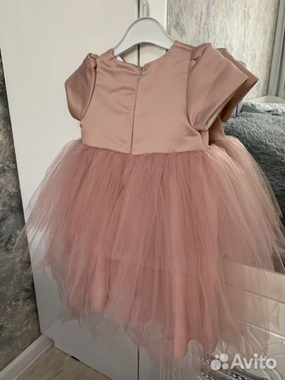 Платье праздничное 98