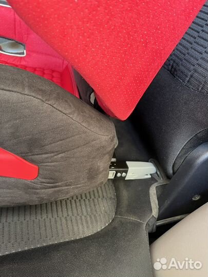 Автокресло 15-36 isofix мягкое удобное самое нов