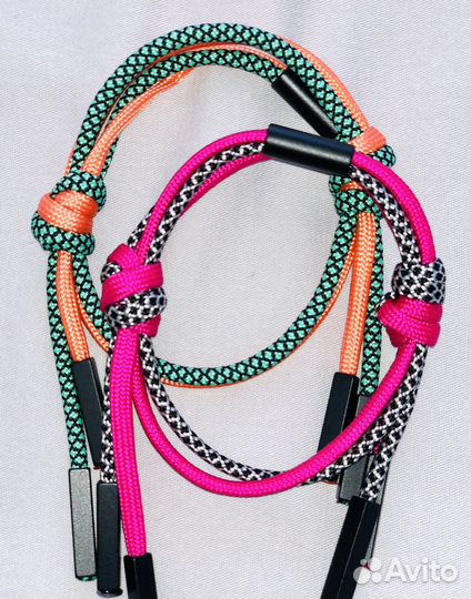 Держатель-браслет для телефона из паракорда