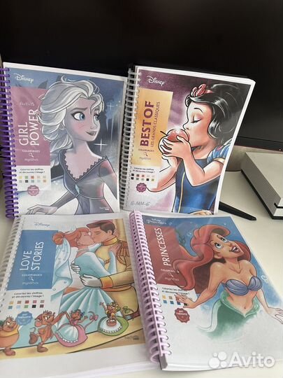 Disney mystery coloriages book раскраски