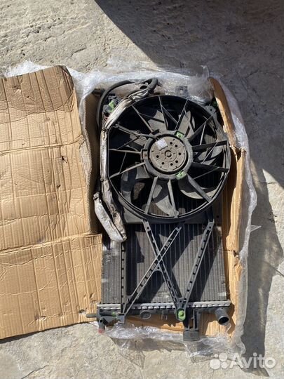 Вентилятор с решеикой opel