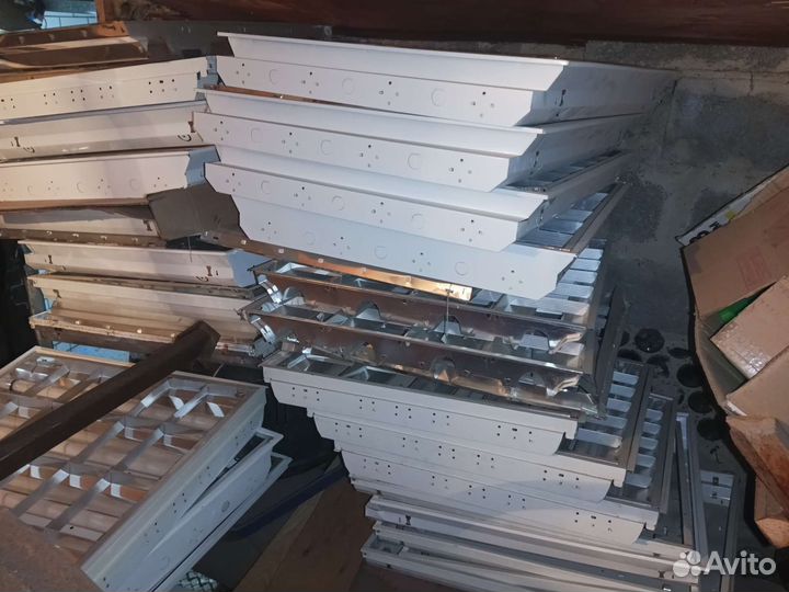 Светильник потолочный люминисцентный