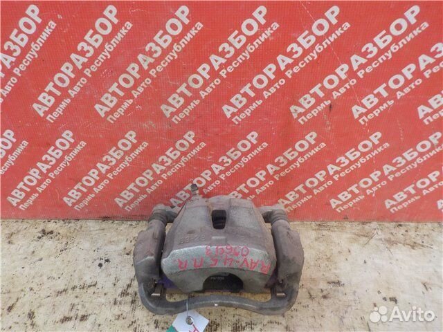 Суппорт передний правый Toyota Rav 4 ACA30 1azfe