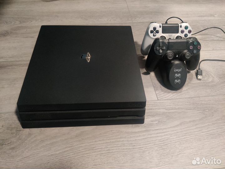 Sony playstation 4 PS4 pro CUH-7116B