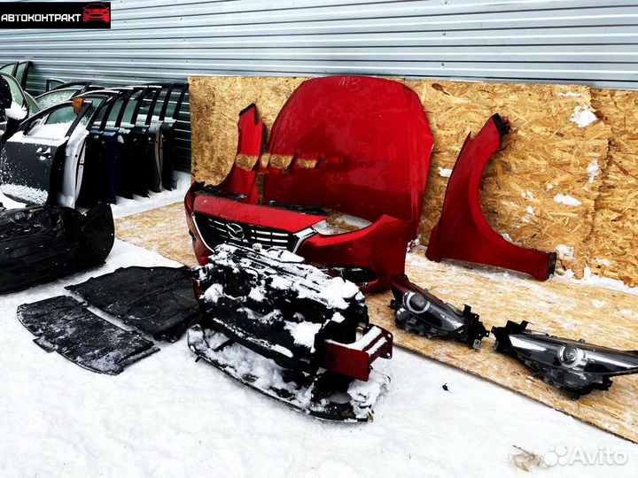 Передняя часть автомобиля Mazda 3 BM 2013-2019