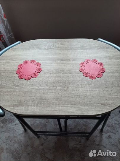 Кухонный стол и стулья комплект новый