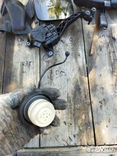 Крышка топливного бака Nissan Fuga PNY50 VQ35DE