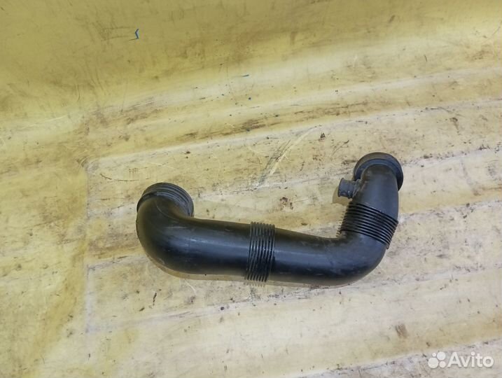 Патрубок воздушного фильтра Audi Q7 4L 2005-15