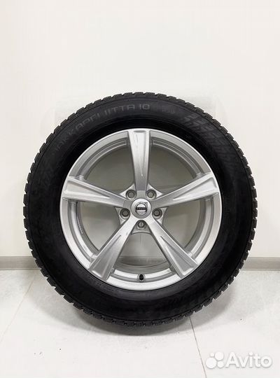 Volvo XC90, Nokian Hakkapeliitta 10p 235/60 R18