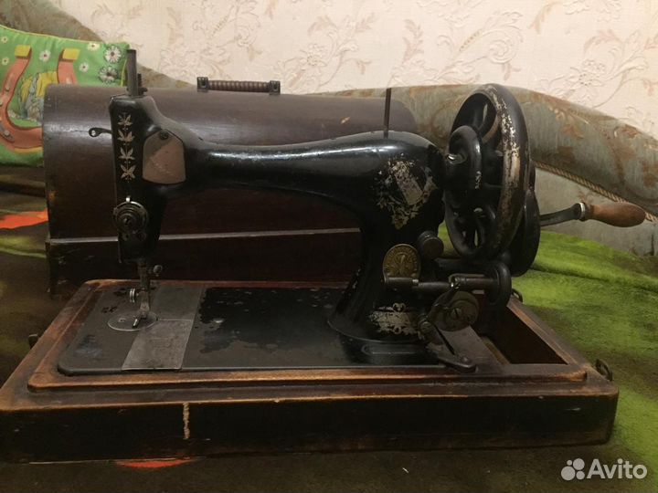Швейная машинка зингер