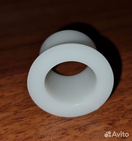 Втулка струбцины пластиковая Yamaha 40-250,F75-350