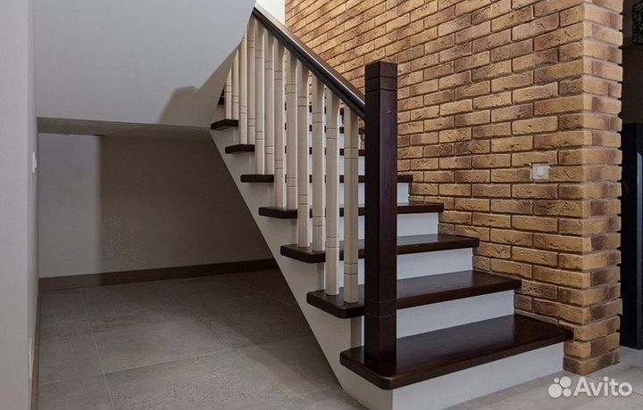 Лестница на второй этаж под ключ