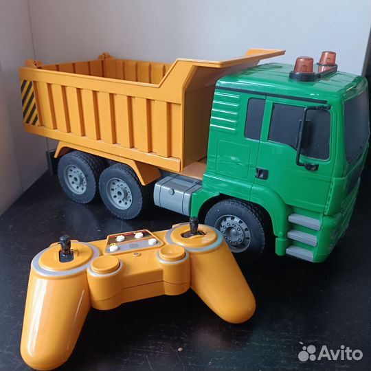 Радиоуправляемый самосвал Double Eagle 1:20