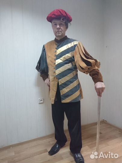 Костюмы театральные и ростовые разные