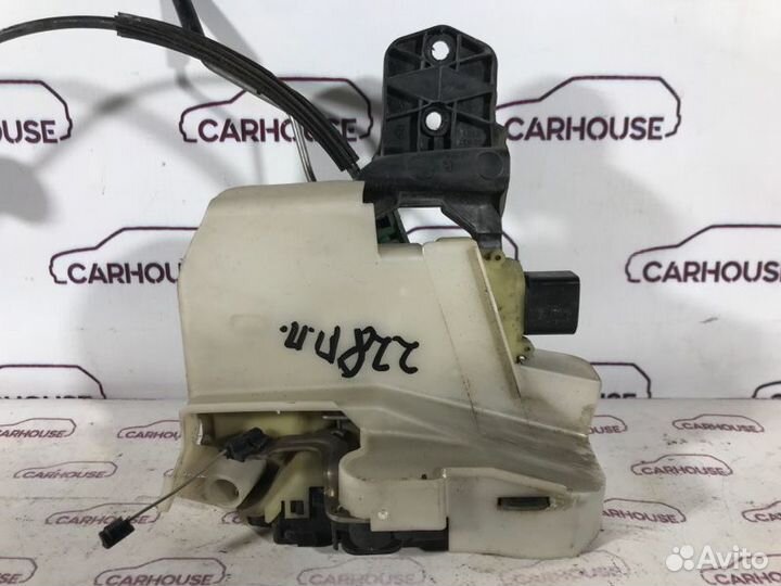 Замок двери передний правый Volkswagen Passat B5+