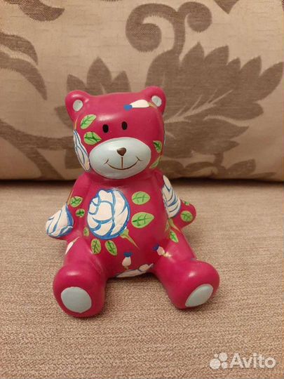 Копилки и статуэтки