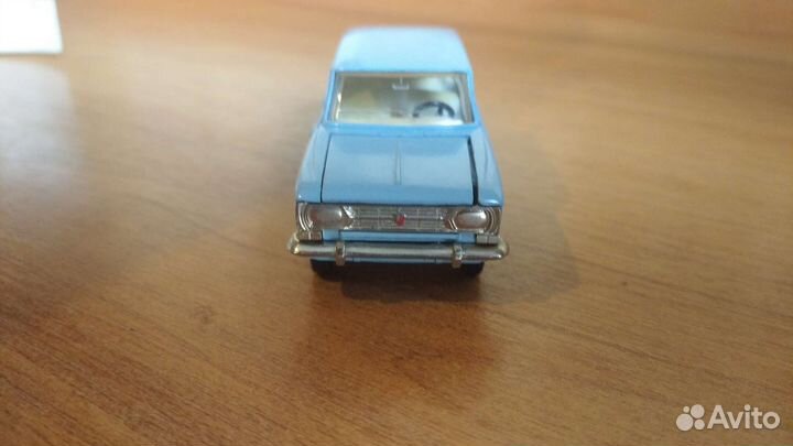 Модель автомобиля 1/43