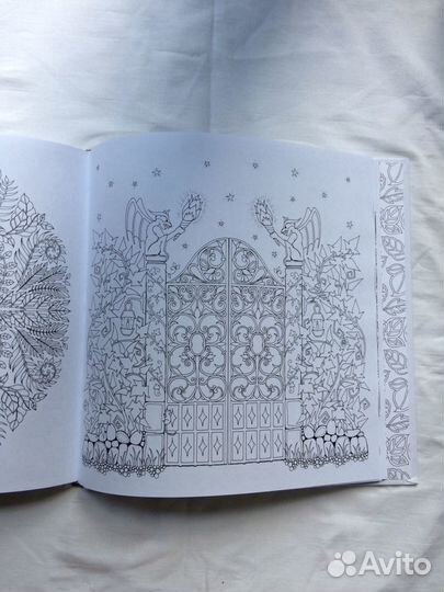 Абсолютно новая книга-раскраска «Зачарованный лес»
